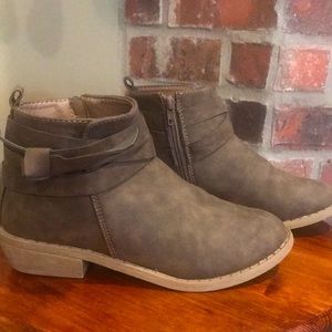 Dark brown man made leather booties. Size 7